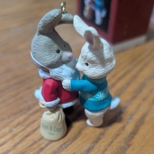 1994 Hallmark Keepsake Ornament Mom and Dad Santa Claus Scene Mint in Box